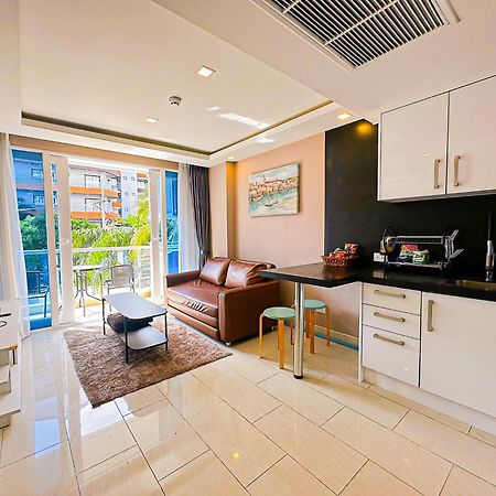 Grand Avenue Suites X Monthstayz Thailand Pattaya Exterior foto