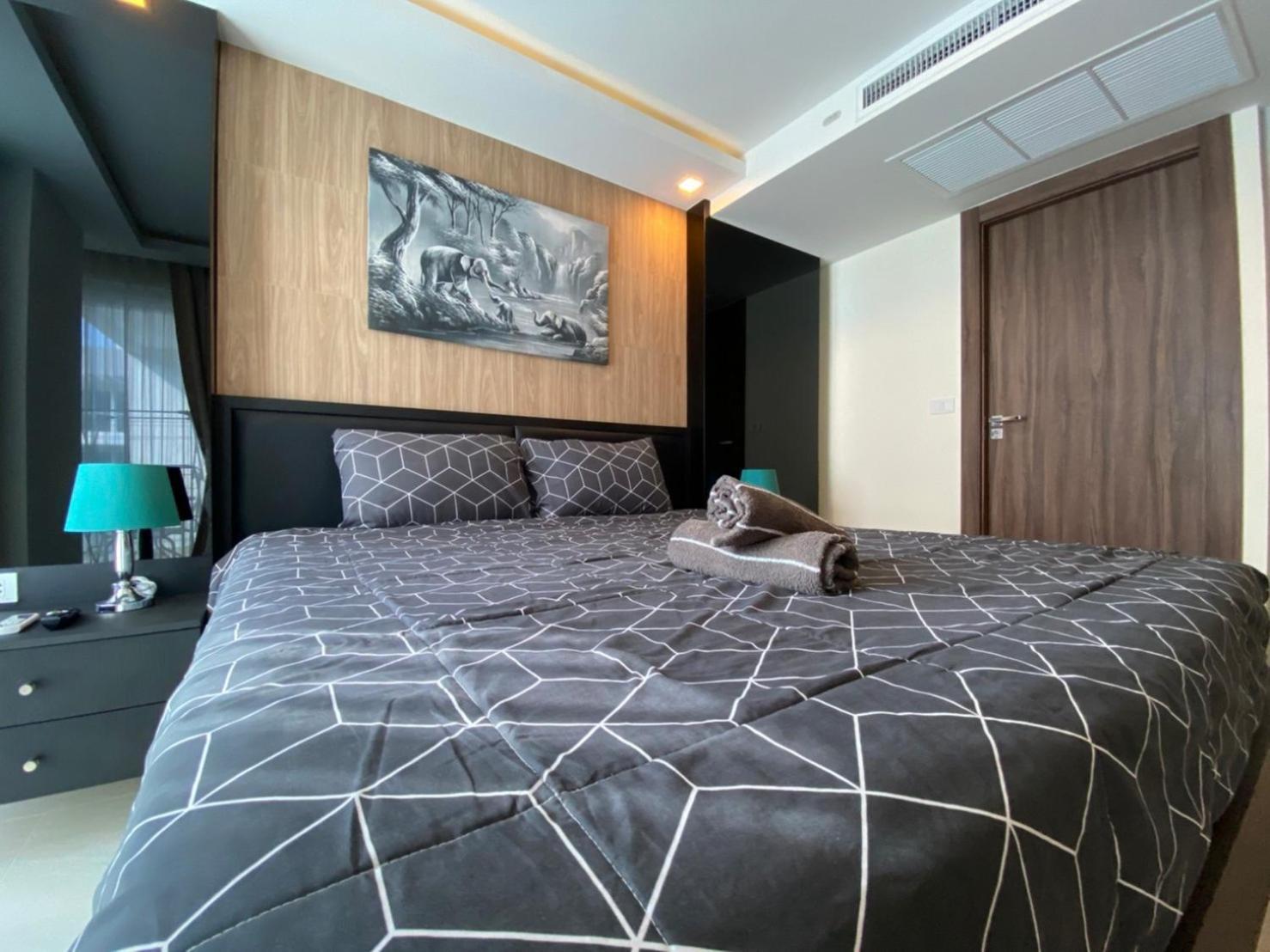 Grand Avenue Suites X Monthstayz Thailand Pattaya Exterior foto