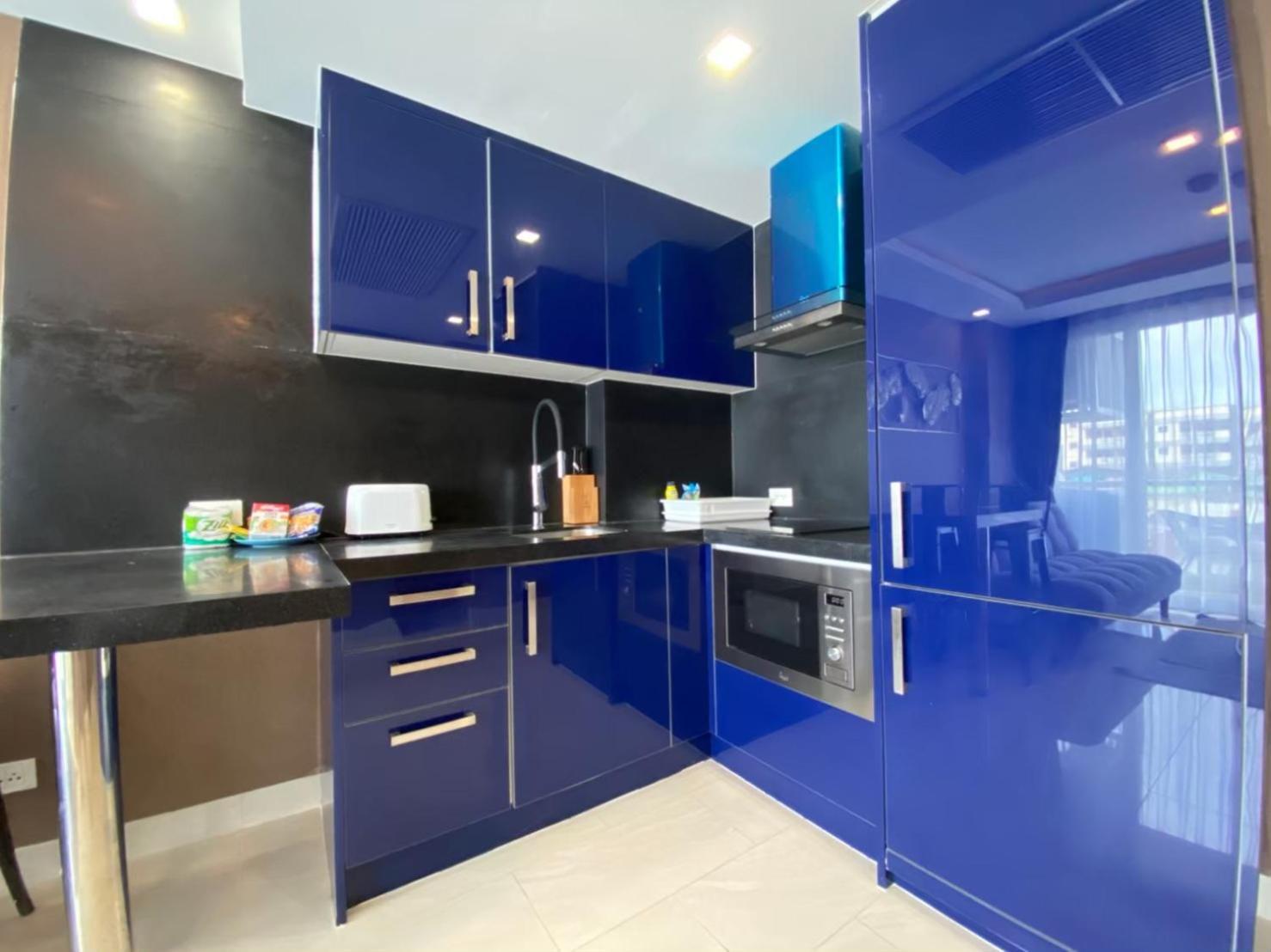 Grand Avenue Suites X Monthstayz Thailand Pattaya Exterior foto