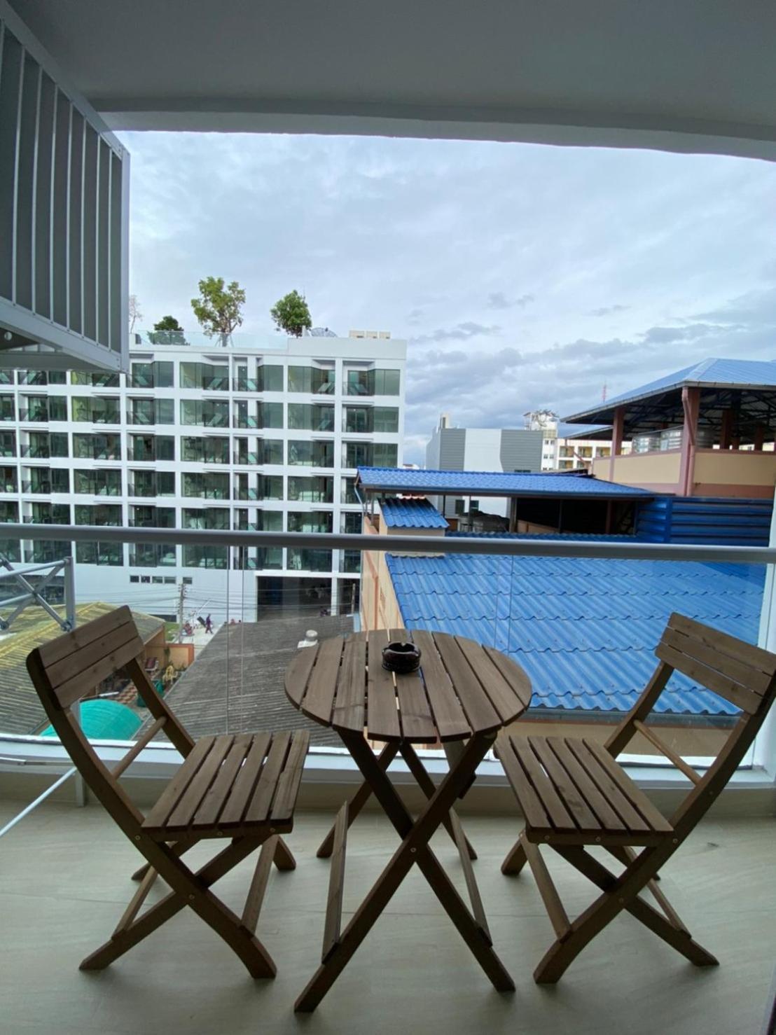 Grand Avenue Suites X Monthstayz Thailand Pattaya Exterior foto